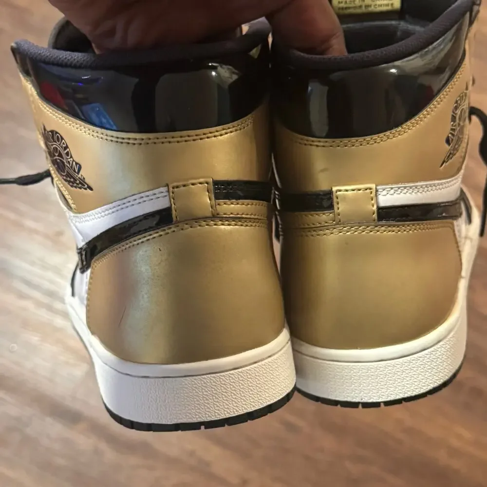 Air Jordan 1 Retro High OG Gold Toe Black White Size 11 (2017)